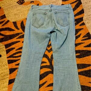 MOTHER Denim size 29
Weekender Fray
Mentally Elsewhere